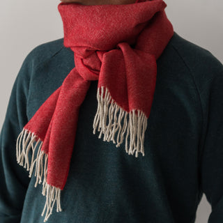 Bufanda de lana merino roja de Grazalema