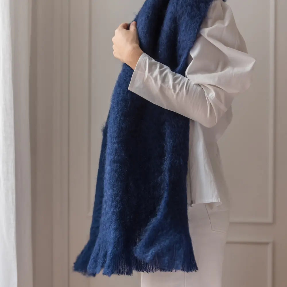 Bufanda Con Flecos Con El Logotipo De Moschino Para Hombre En Azul