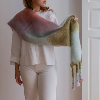 Chal de mohair en varios colores pastel de Real Fábrica.
