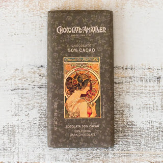 Foto de una barra de chocolate Negro 50% marca Amatller. Real Fábrica.