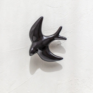 Golondrina de cerámica hecho en Valencia con imán, Son de porcelana-cerámica y están hechas muy despacio de forma artesanal.