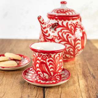Detalle de la taza que forma el juego de cerámica de cafe de cerámica tradicional granadina. Real Fábrica