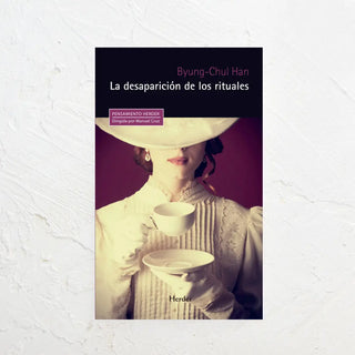 Libro en el que se cuenta cómo poco a poco han ido desapareciendo rituales y en qué consistían. Real Fábrica