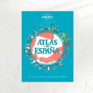 Libro Atlas de España. Portada dibujo de España con diferentes personajes caminando al rededor. Real Fábrica.