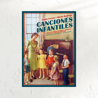 Libro Canciones Infantiles. Portada dibujo dos mujeres con niños cantando y tocando el piano. Real Fábrica.