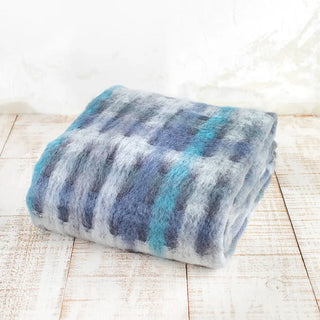 Manta mohair trama azules. Real Fábrica.