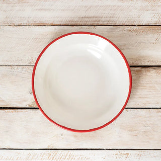 Plato hondo de peltre esmaltado blanco con filo rojo