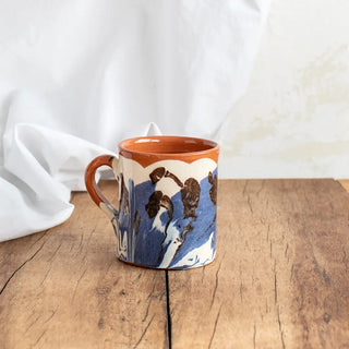 Vaso con asa de cerámica hecho a mano en Huelva. Real Fábrica