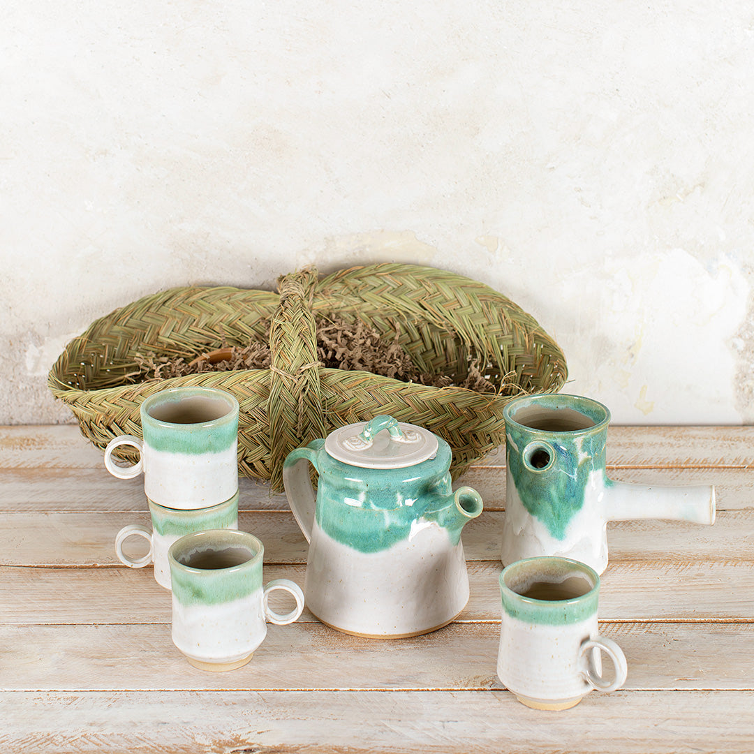 Juego de tetera y 4 tazas de cerámica artesanal en verde y azul., 'valle  verde