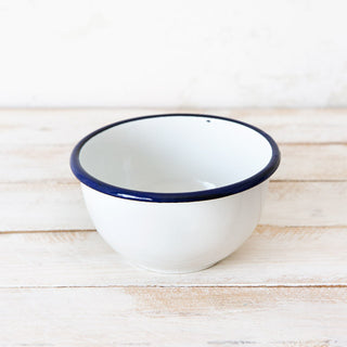 Bol grande de peltre esmaltado blanco sin pie